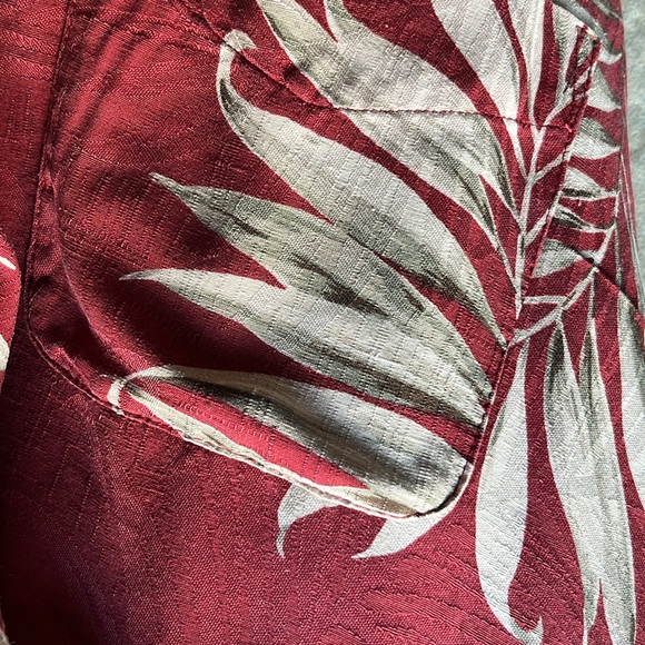 Men’s large Luau button up short sleeve shirt. 100% silk machine washable - Picture 3 of 3